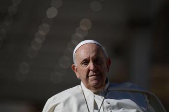Papa: “Nel mondo democrazia non gode di buona salute, in gioco il bene dell’uomo”