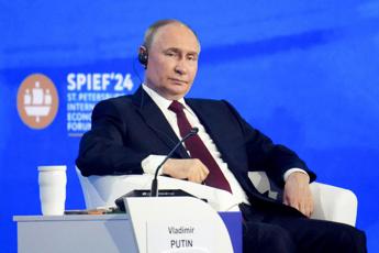 Russia, Putin: “Con armi nucleari vittoria più facile ma non le useremo”