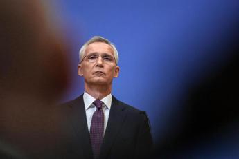 Stoltenberg: “Nato non intende schierare forze in Ucraina”