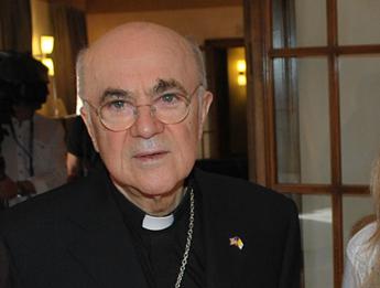 Vaticano, monsignor Viganò accusato di scisma: “Io come Lefebvre”