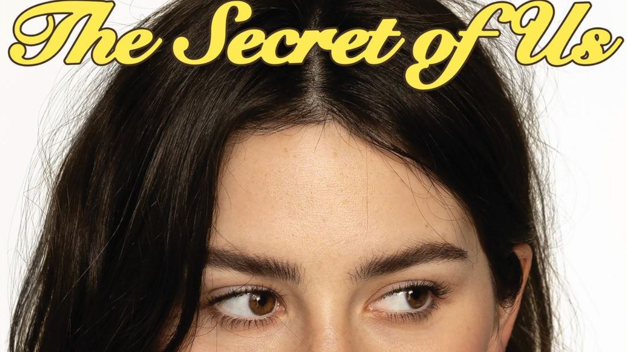 Gracie Abrams e i suoi enigmi in “The Secret of Us”