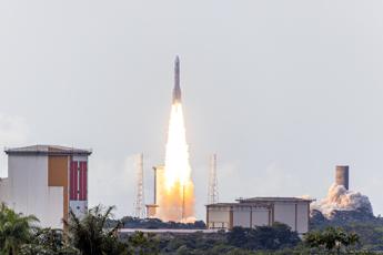 Ariane 6, partito il nuovo razzo europeo: sarà la chiave per lo Spazio