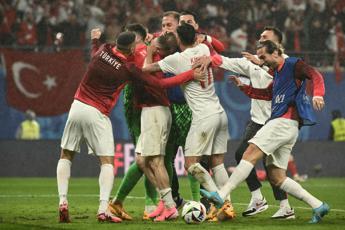 Europei 2024, Turchia di Montella sfiderà l’Olanda ai quarti: battuta l’Austria 2-1