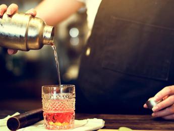 Il lavoro più richiesto senza laurea? E’ il global bartender