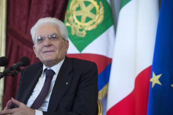 Ironia Mattarella alla cerimonia del Ventaglio: “Spero si possa ancora dire sindaca”