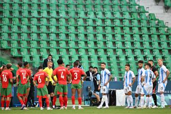 Parigi 2024, Argentina fa reclamo alla Fifa dopo gara con Marocco: “Grave incidente”