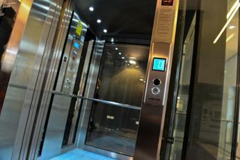 Ragazza morta nel vano ascensore: a chi spettava la manutenzione?