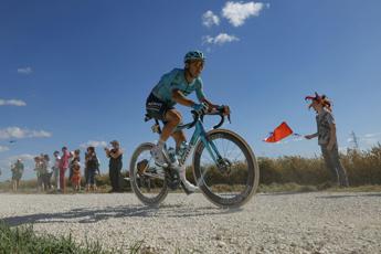 Tour de France, si ritira in corsa Lutsenko capitano dell’Astana