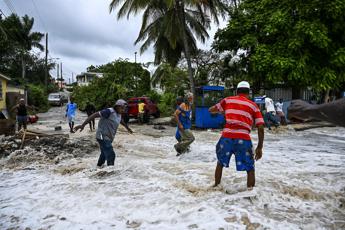 Uragano Beryl devasta i Caraibi, vittime e città rase al suolo – Video