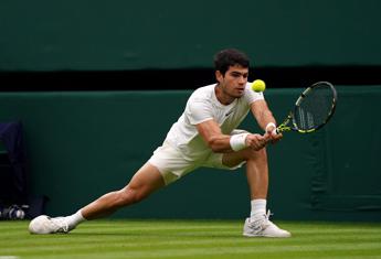 Wimbledon, Alcaraz in finale: Medvedev battuto in 4 set