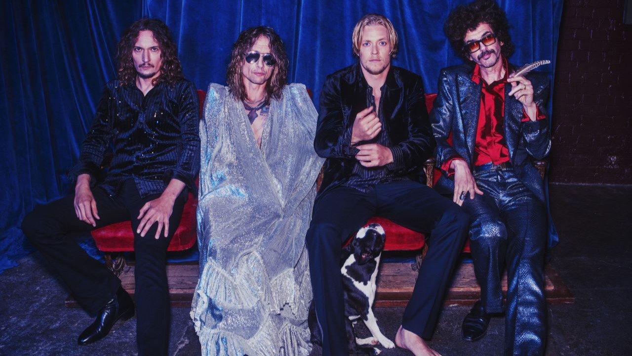 The Darkness annunciano il nuovo album “Dreams on Toast”